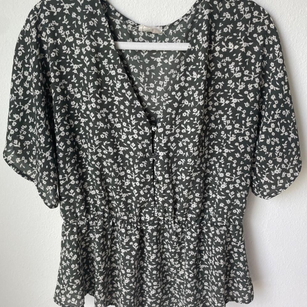 Unbranded Women's Green and White Blouse